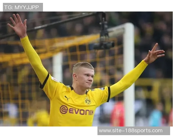 齐沃现场指挥风格独特提前喊接球球员与绰号互动引关注