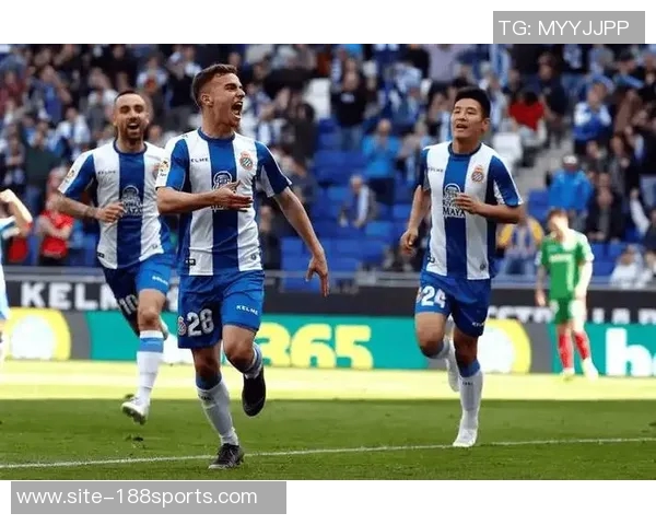 加泰德比裁判维尔杜拉凭卓越执法赢得巴萨与西班牙人一致赞誉 加泰德比裁判维尔杜拉凭卓越执法赢得巴萨与西班牙人一致赞誉